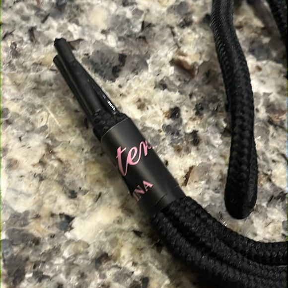 Reebok S Carter Jay Z 44” Round black Shoelaces new Shoestrings - Picture 2 of 2